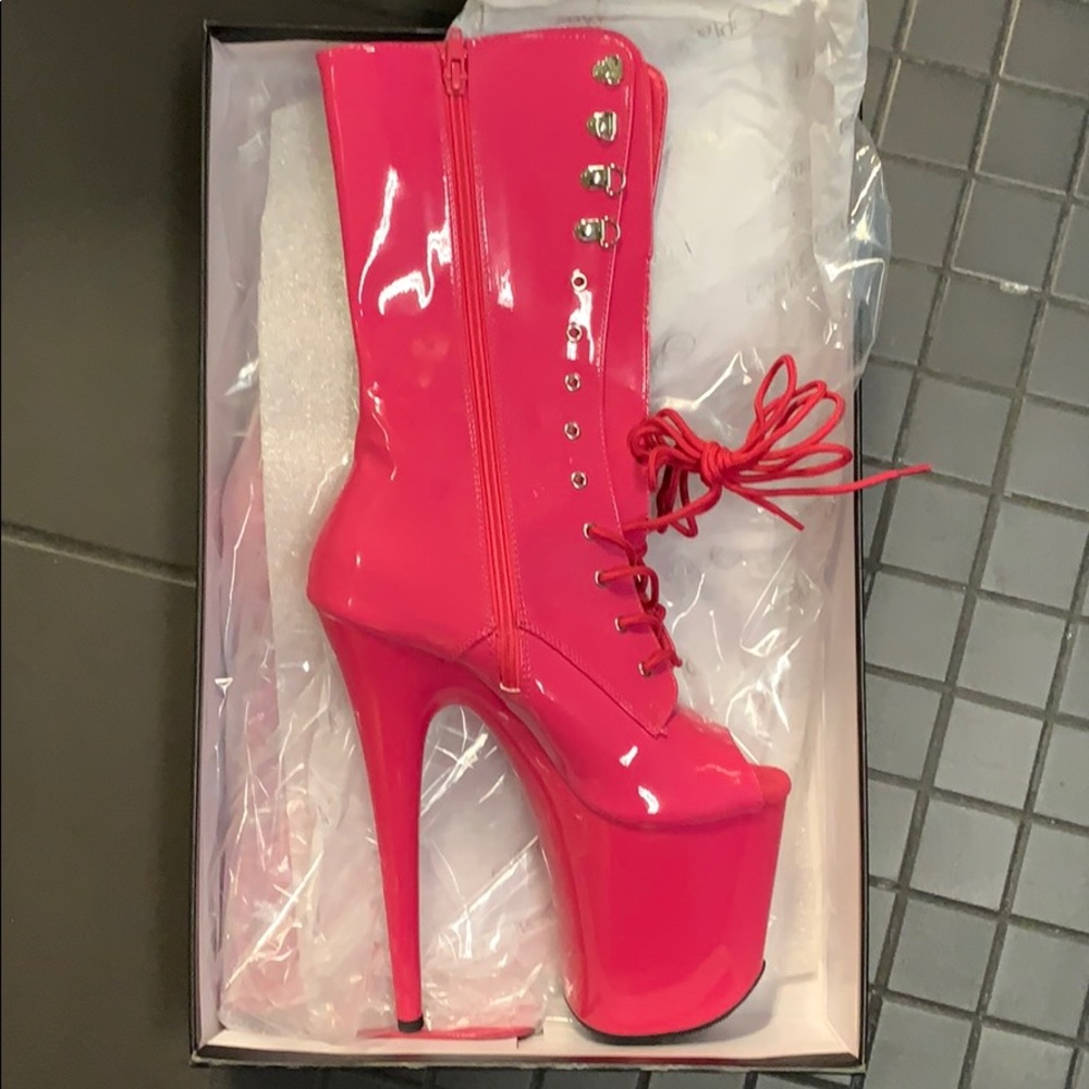 Flamingo 1051 - Picture 2 of 2
